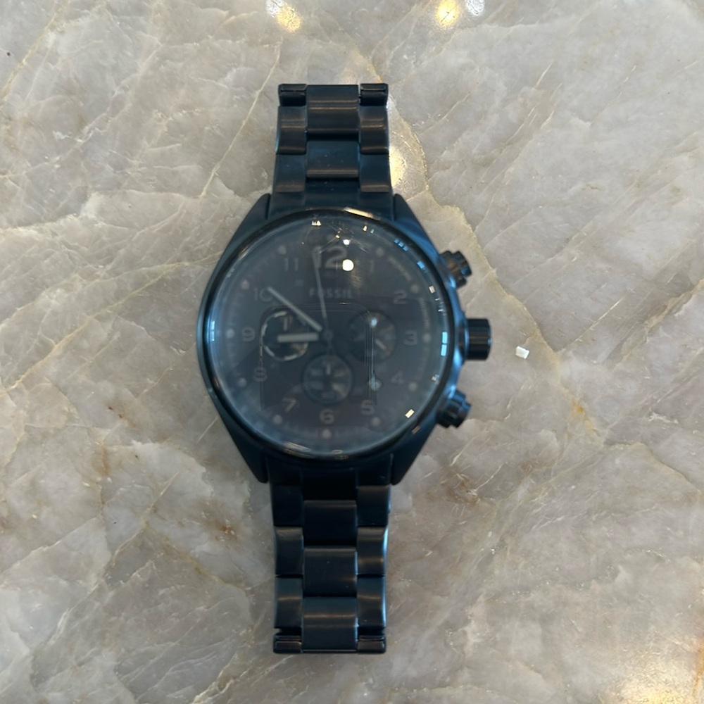 Men’s Fossil watch. All black.